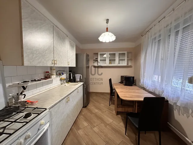 Eladó lakás Cegléd 59 nm