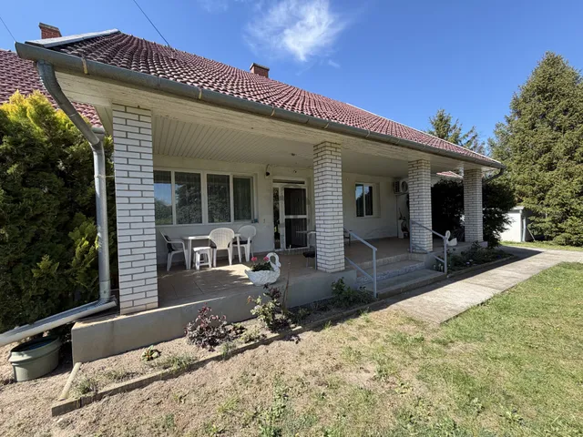 Eladó ház Tápiószele 160 nm