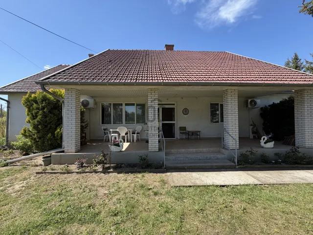 Eladó ház Tápiószele 160 nm