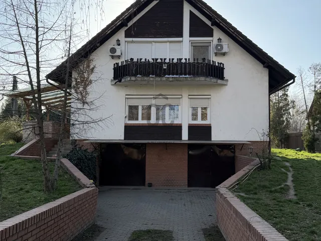 Eladó ház Szolnok 340 nm