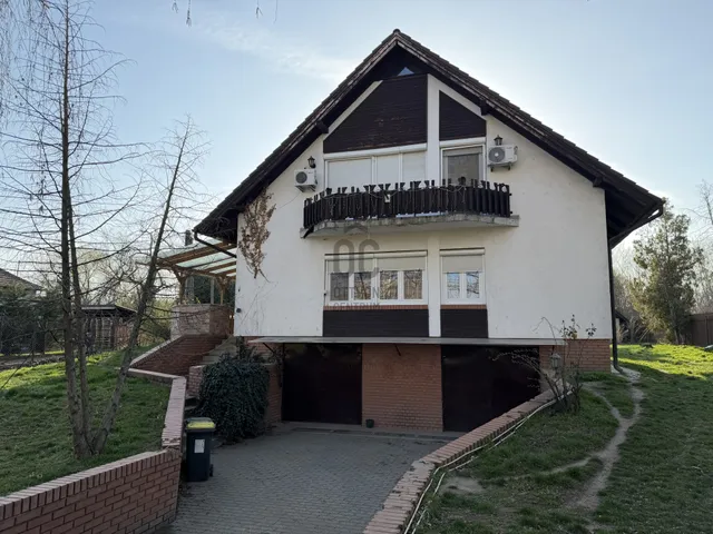 Eladó ház Szolnok 340 nm