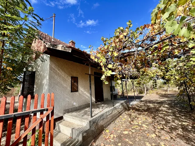 Eladó nyaraló Csemő 28 nm