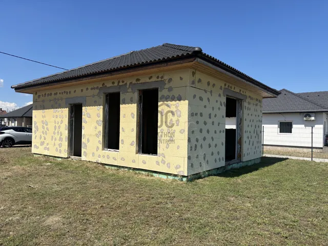 Eladó telek Tiszakécske 810 nm