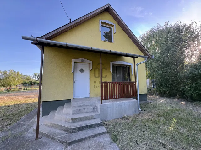 Eladó ház Cegléd 1382 nm