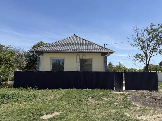 Eladó ház Újszász 119 nm