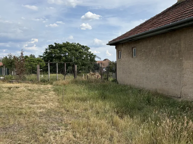 Eladó telek Ceglédbercel 686 nm