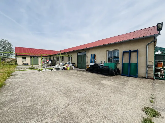 Eladó kereskedelmi és ipari ingatlan Cegléd 2756 nm