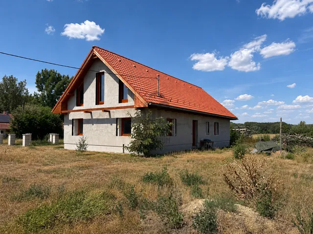 Eladó ház Csemő 210 nm