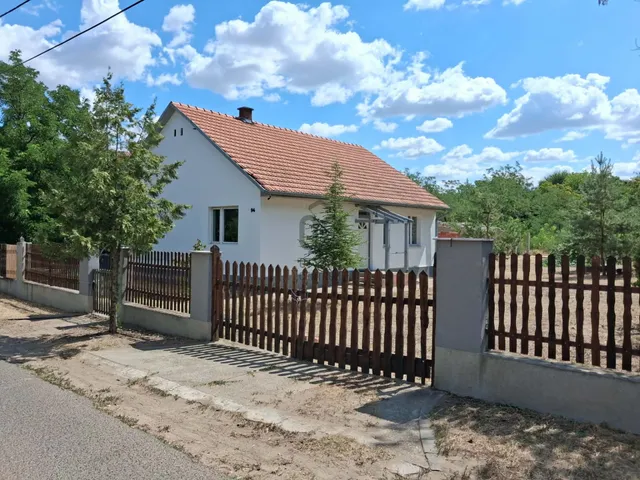 Eladó ház Újszilvás 81 nm