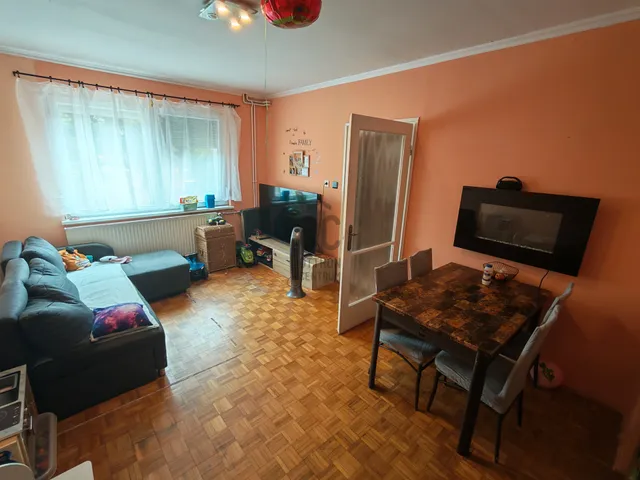 Eladó lakás Tápiószele 72 nm