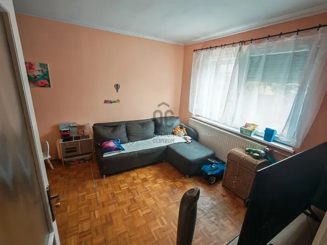 Eladó lakás Tápiószele 72 nm