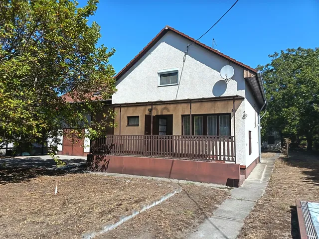 Eladó ház Cegléd 160 nm