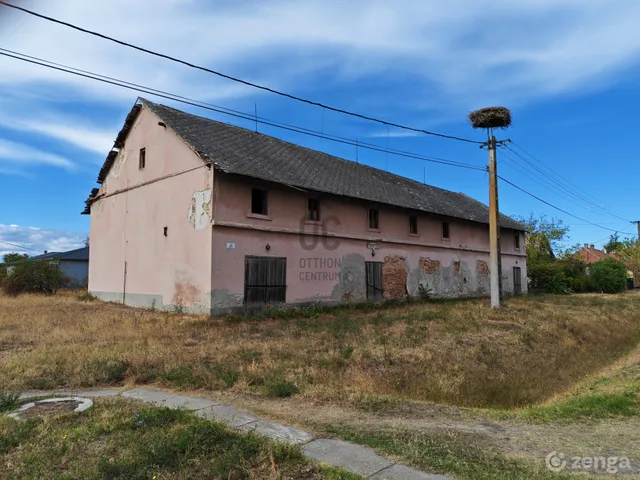 Eladó kereskedelmi és ipari ingatlan Jászkarajenő 450 nm