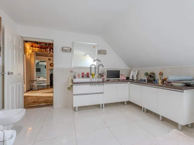 Eladó ház Vecsés, Krakkó, Tó utca 200 nm