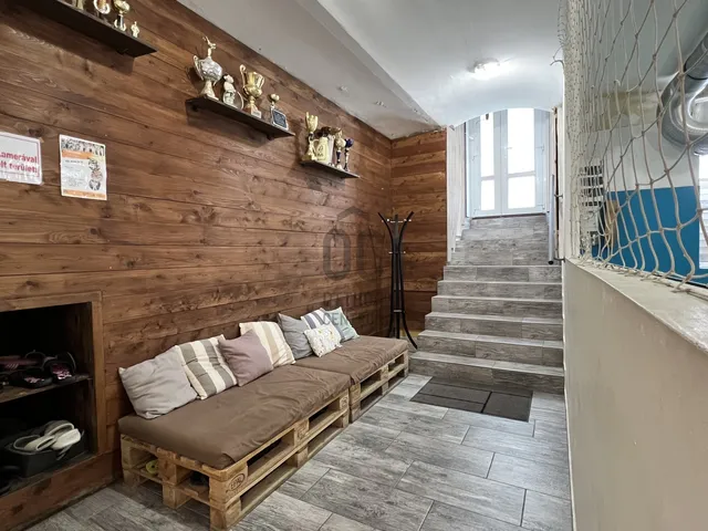 Eladó kereskedelmi és ipari ingatlan Budapest VI. kerület 213 nm