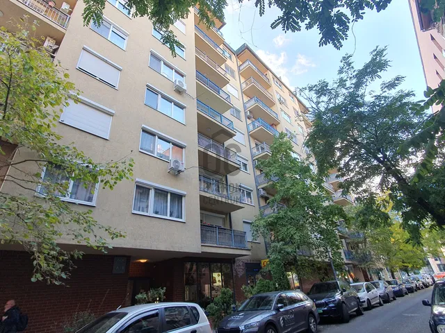 Eladó garázs Budapest XIII. kerület, Angyalföld 12 nm