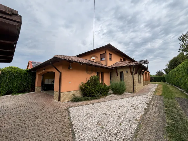Eladó ház Budakalász 204 nm