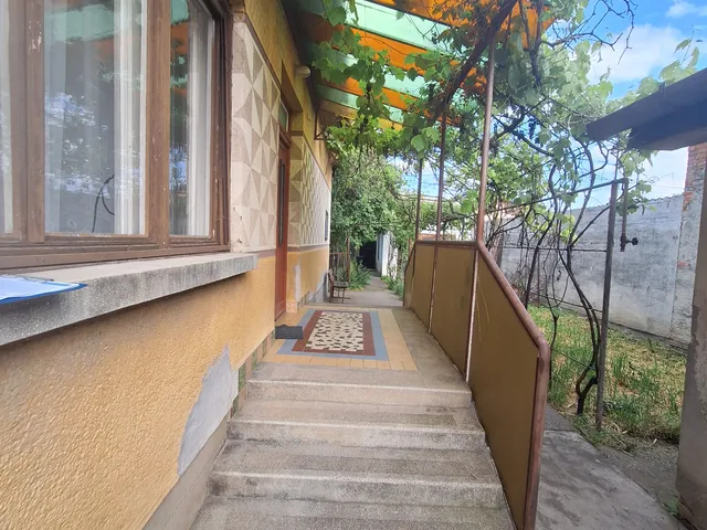 Eladó ház Szolnok, Raktár utca 100 nm