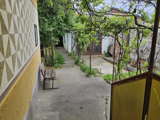Eladó ház Szolnok, Raktár utca 100 nm