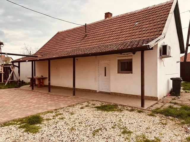 Eladó ház Jászkisér 110 nm