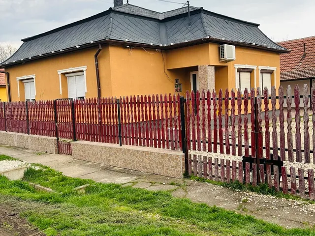Eladó ház Jászkisér 110 nm