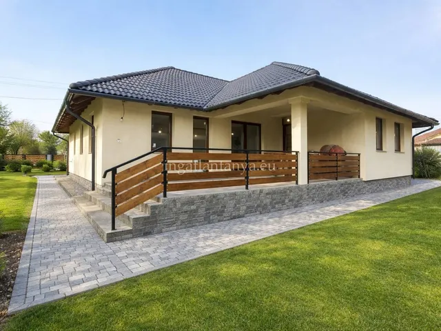 Eladó ház Inárcs 160 nm