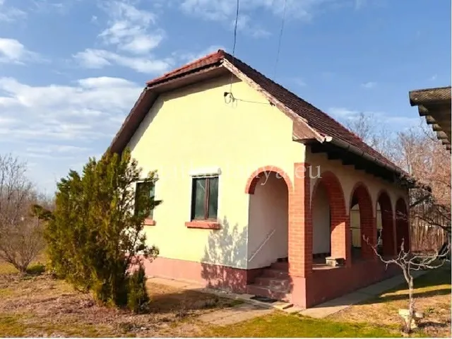 Eladó ház Szentmártonkáta 40 nm