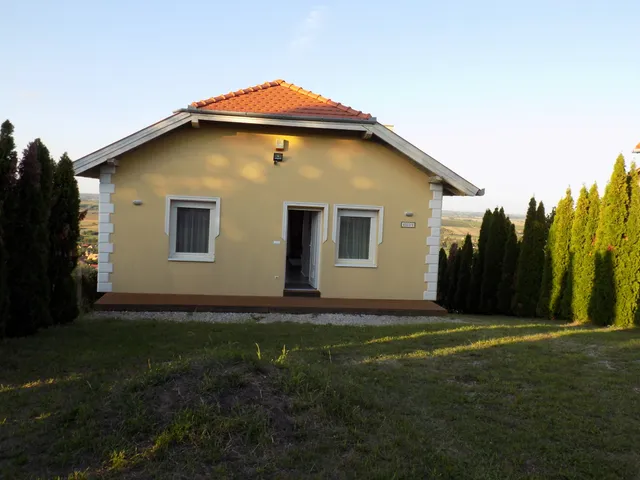 Eladó üdülő és hétvégi ház Nyúl 100 nm