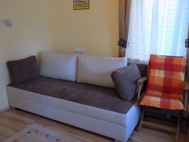 Eladó üdülő és hétvégi ház Nyúl, Madarász utca 100 nm