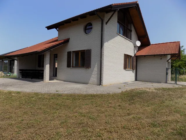 Eladó ház Nyúl 130 nm