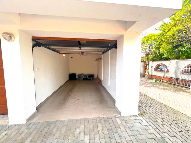 Eladó garázs Debrecen, Hatvan utcai kert 15 nm