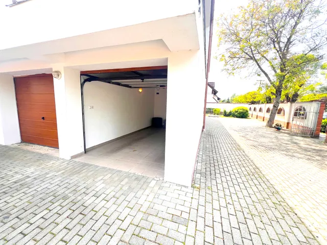 Eladó garázs Debrecen, Hatvan utcai kert, Gyepűsor 15 nm