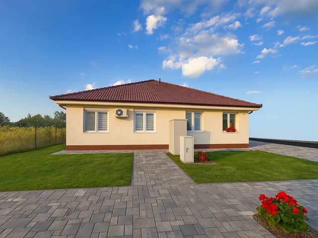 Eladó ház Hajdúsámson, Sámsonkert, Szűcs 93 nm