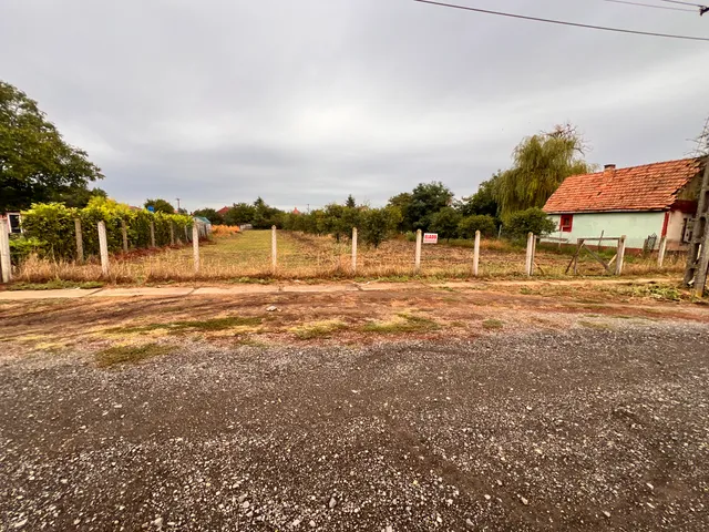 Eladó telek Sáránd, Nyugati 2200 nm
