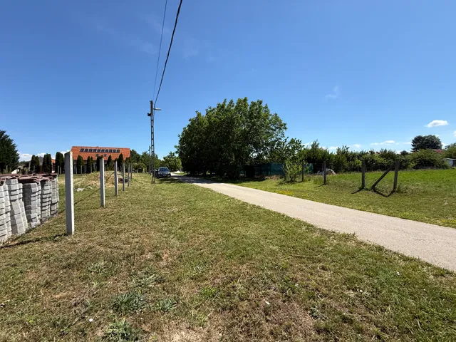 Eladó telek Balatonszabadi 824 nm