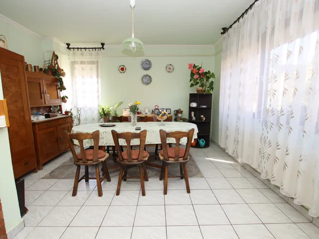 Eladó ház Debrecen, Biharikert 140 nm