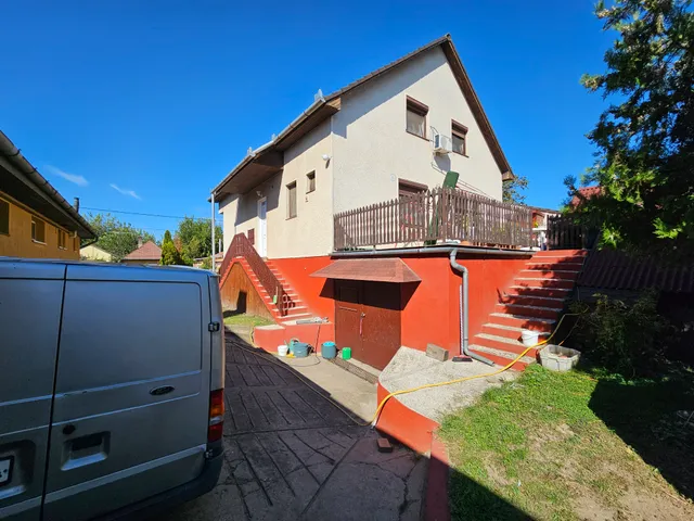 Eladó ház Debrecen, Pércsikert 250 nm