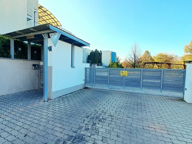 Eladó garázs Székesfehérvár, Palotaváros, Tobak 18 nm