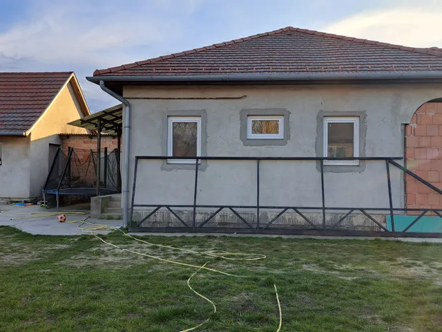 Eladó ház Sárkeresztúr 105 nm