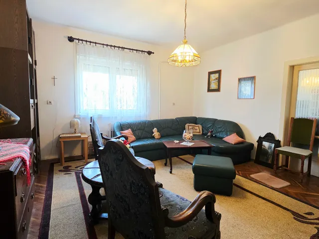 Eladó ház Sárkeresztúr 105 nm
