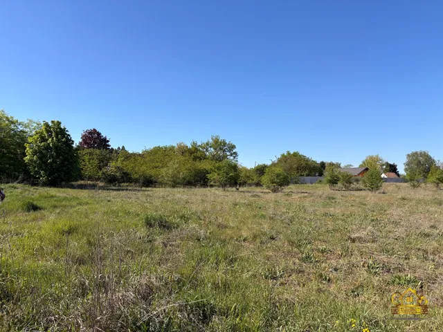 Eladó telek Taksony 851 nm