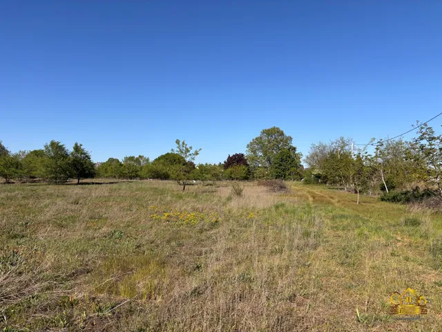 Eladó telek Taksony 851 nm