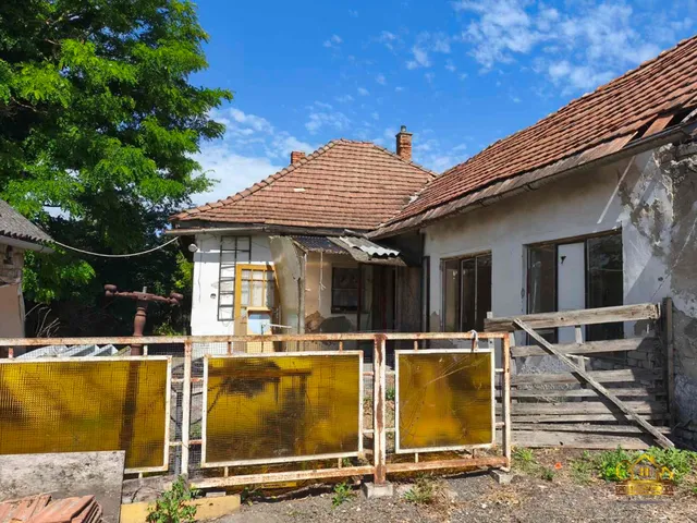 Eladó telek Áporka 1902 nm