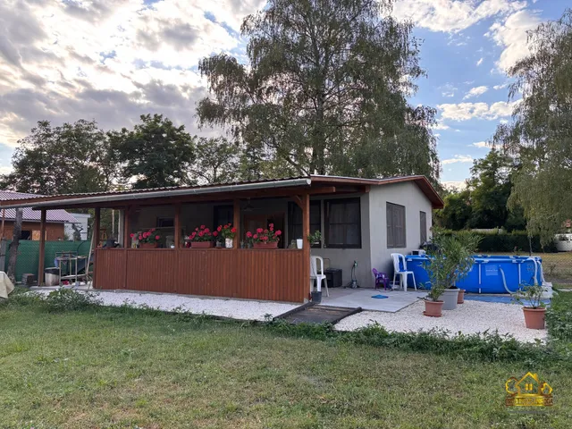 Eladó nyaraló Dömsöd 57 nm