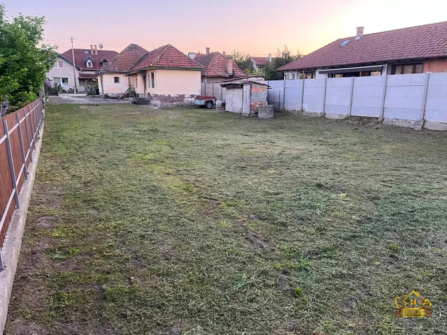 Eladó telek Tököl 750 nm