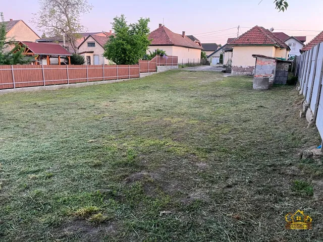 Eladó telek Tököl 750 nm