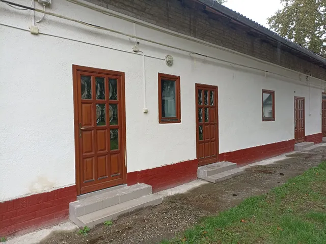 Eladó kereskedelmi és ipari ingatlan Kaposvár, Belváros 400 nm