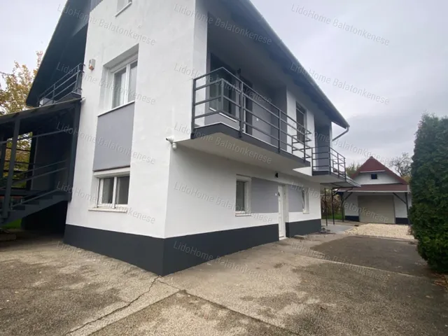 Eladó ház Balatonfűzfő 225 nm