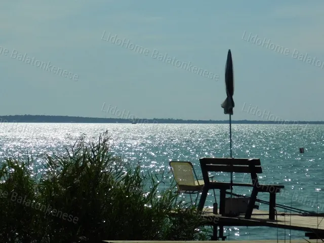 Eladó üdülő és hétvégi ház Balatonkenese 52 nm