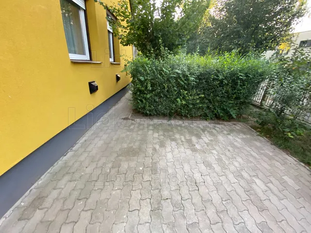 Eladó kereskedelmi és ipari ingatlan Siófok 140 nm
